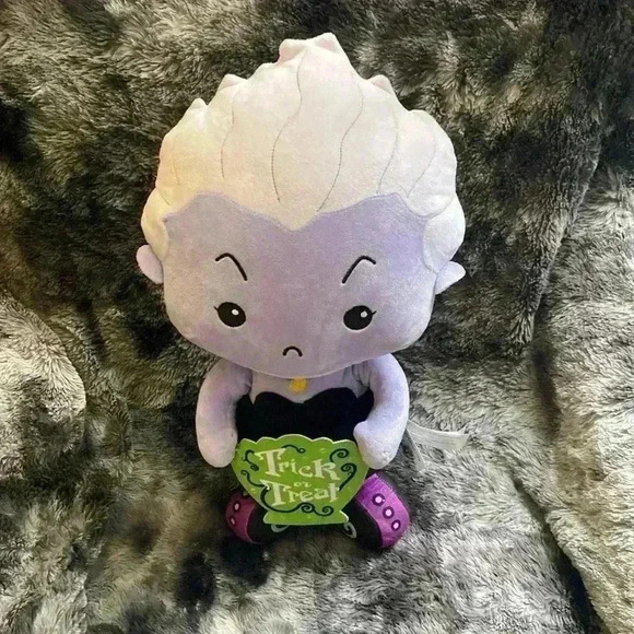 Disney Villains  URSULA 18' - Picture 3 of 13